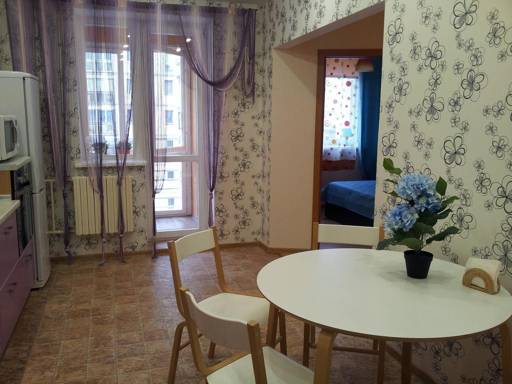 Апартаменты Независимости 168-2 Minsk Habitación foto